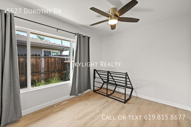 Building Photo - 5527 Dorothy Dr