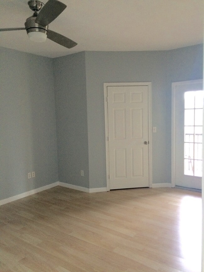 Building Photo - 4345 Bayside Village Dr