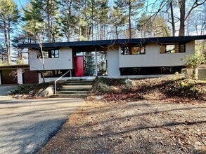 Building Photo - 12 White Pine Ln