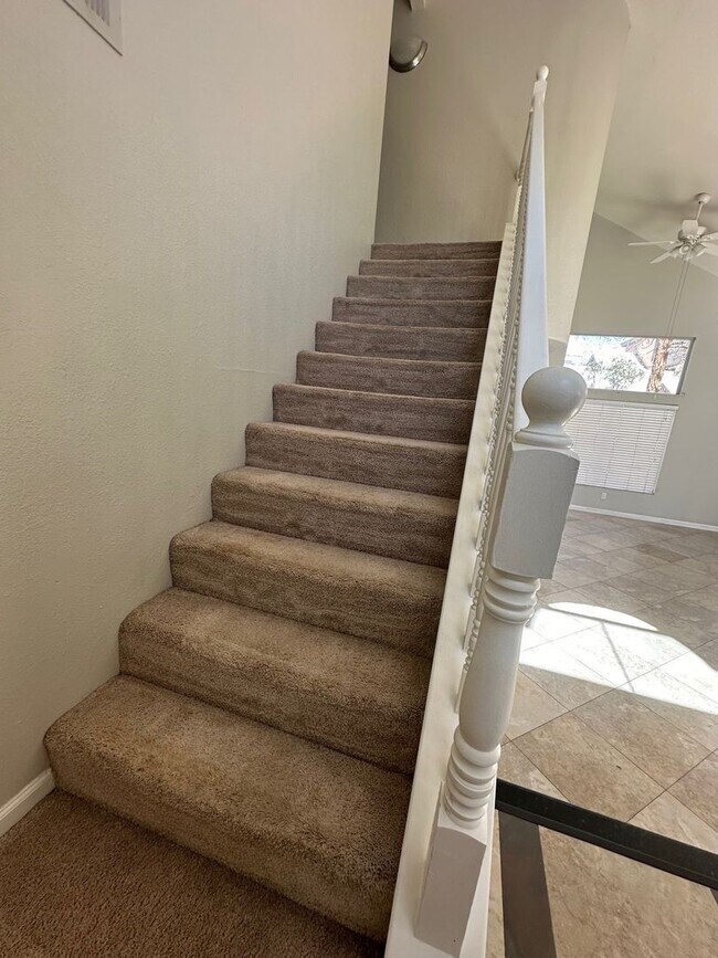 Building Photo - Beautiful 3 Bedroom 2 1/2 Bathrooms 2 Story House! Property Wont Last Long!