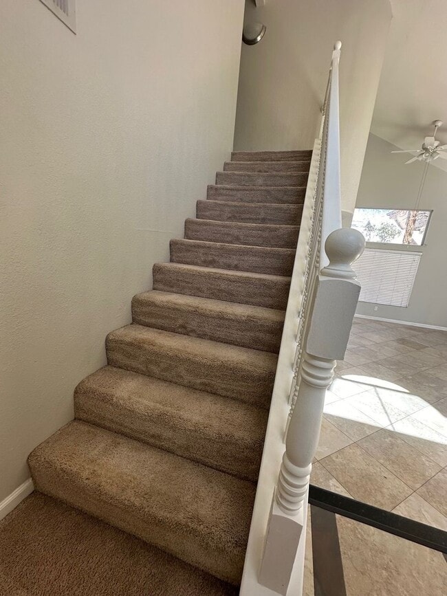 Foto del edificio - Beautiful 3 Bedroom 2 1/2 Bathrooms 2 Story House! Property Wont Last Long!