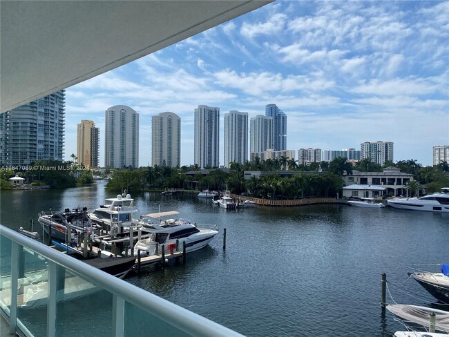 Foto del edificio - 400 Sunny Isles Blvd