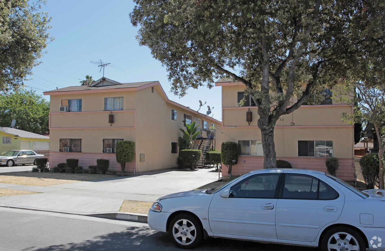 Building Photo - 6216-6218 Riverside Ave