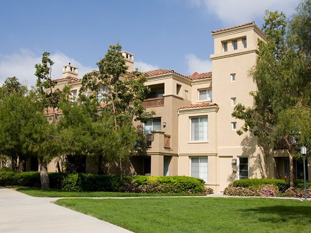 San Paulo Apartment Homes Rentals Irvine, CA