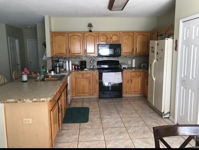 Building Photo - 608 Messina Way