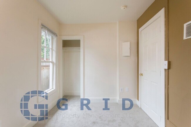 Building Photo - Gorgeous Bungalow in Mississippi Corridor!