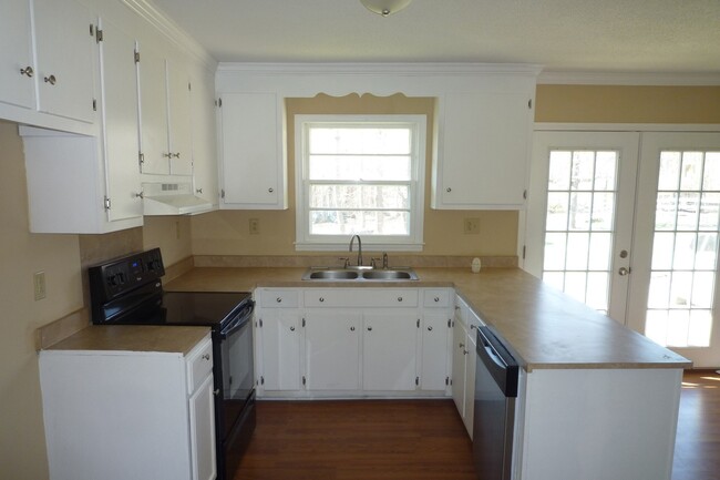 Foto del edificio - Coming Soon! Beautiful 3 Bedroom House in ...