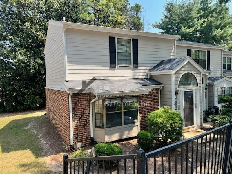 Foto principal - 7908 Falcon Rest Cir