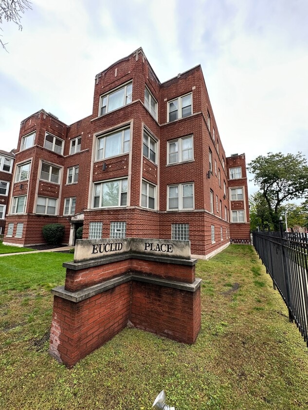 7221 S Euclid Ave Unit 1A, Chicago, IL 60649 Condo for Rent in