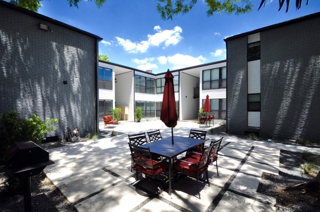 Building Photo - The Delano