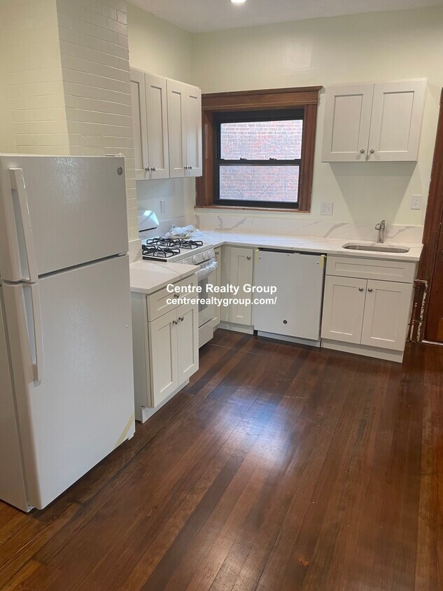 Foto principal - 1855 Beacon St