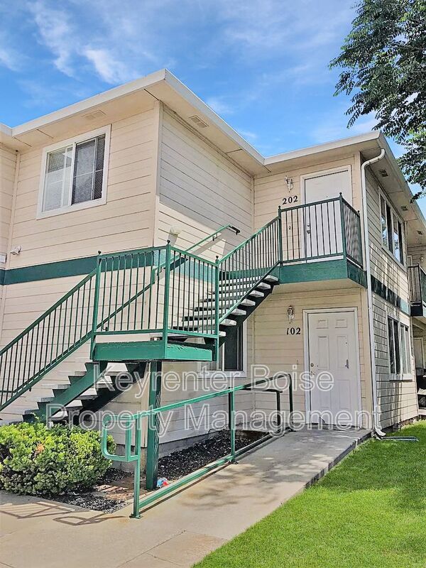 Primary Photo - 6799 W Overland Rd