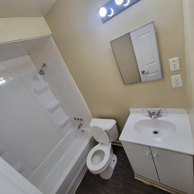 Foto del edificio - Near Eastside 3BR House!