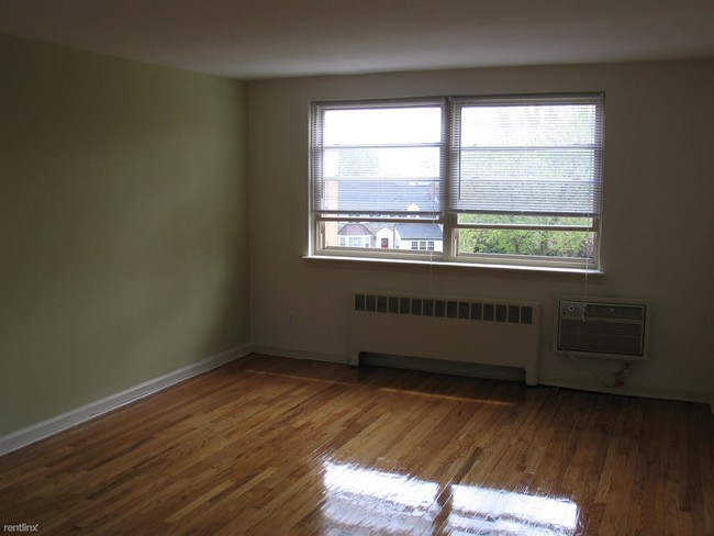 Building Photo - 101 Summit Ln