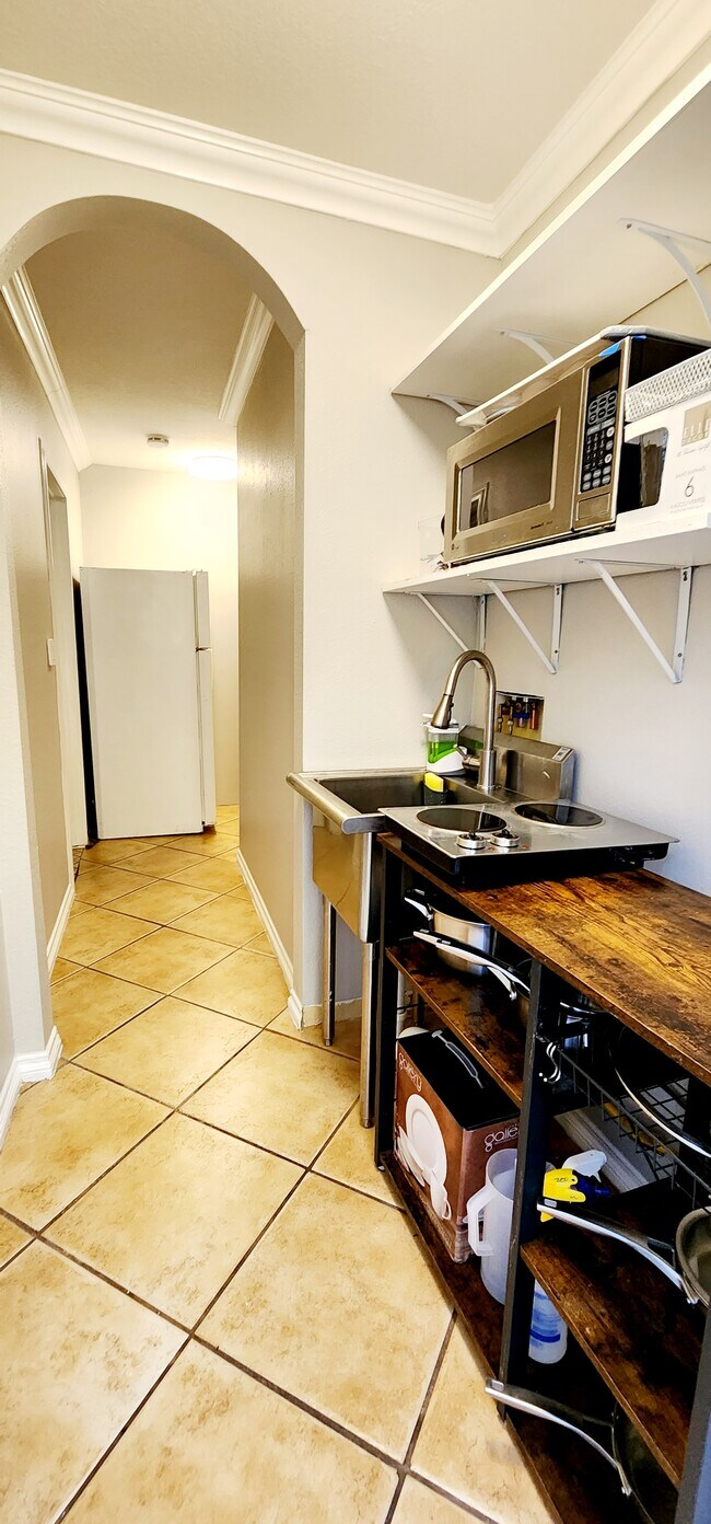 Foto del edificio - 325 E 4th St