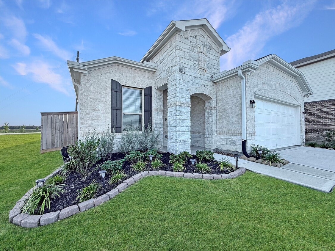 Foto principal - 17207 Thorwell Ln