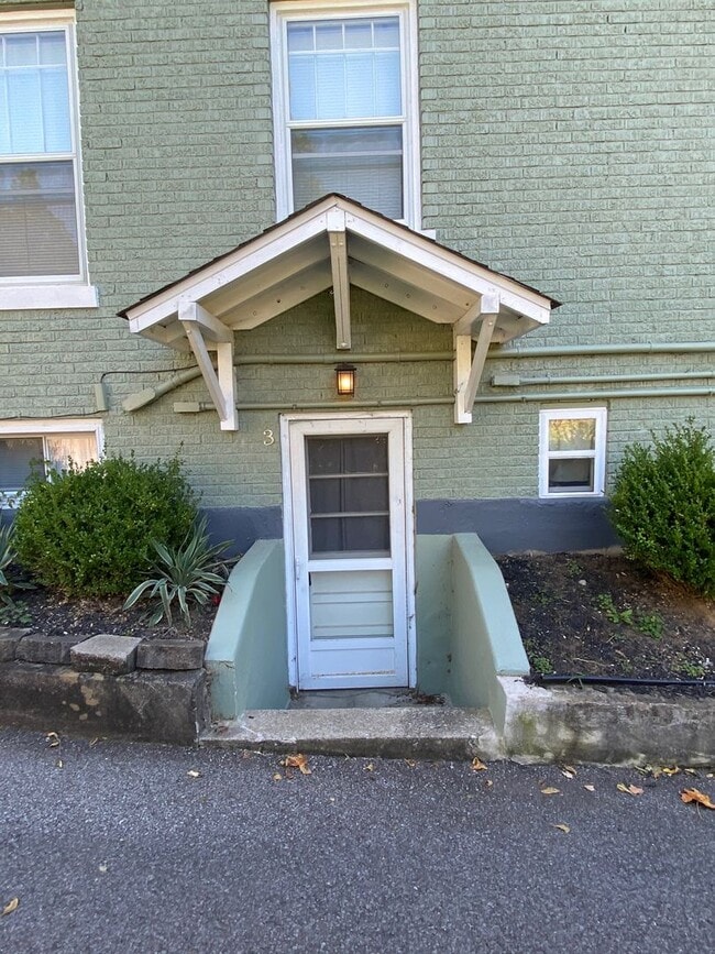 Building Photo - 1207 Richmond Rd