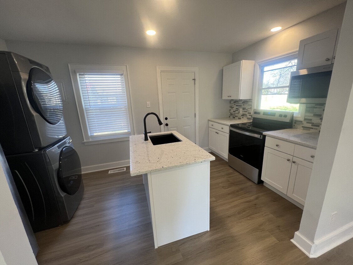 Kitchen1 - 204 N 30th St