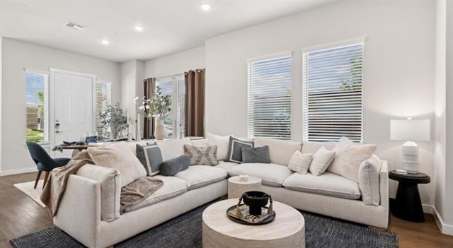 Foto del edificio - 2600 N Lake Forest Dr