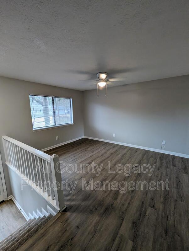 Photo - 4460 Denise Dr House