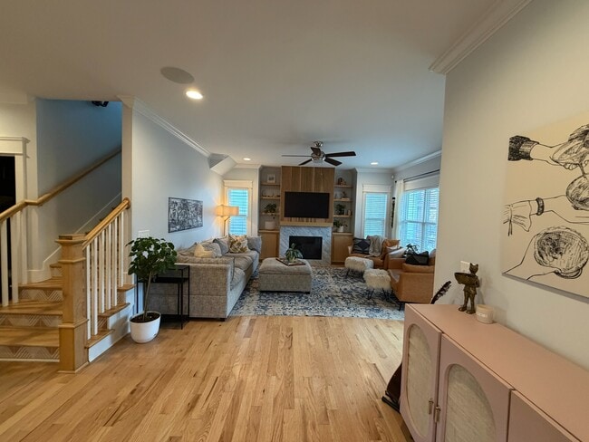 Área de estar - 1510 Ward Ave