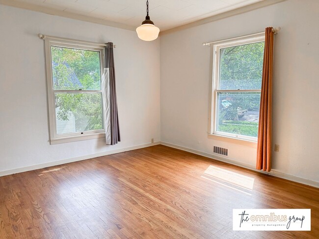 Building Photo - Maxwell Ave.