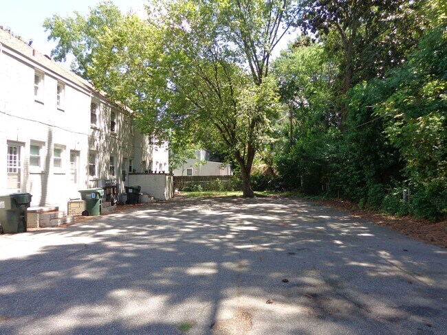 Foto del edificio - Townhomes at West Little Creek