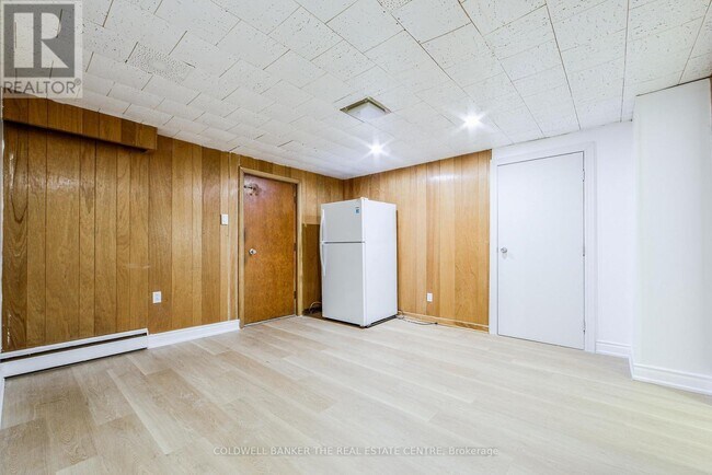 Building Photo - 77 Perivale Crescent