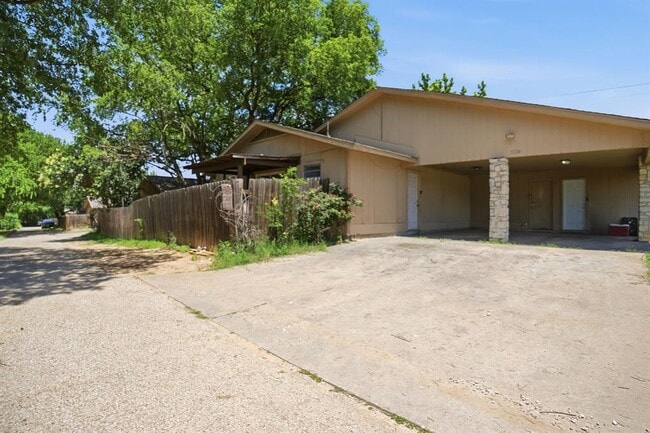 Building Photo - 5204 Nuckols Crossing Rd
