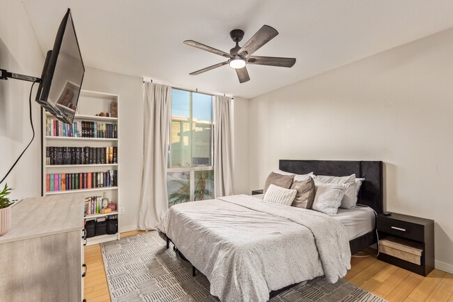 Building Photo - 1225 E Medlock Dr