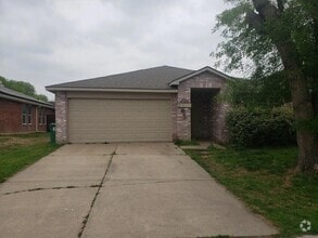 Building Photo - 8105 Canoe Ridge Ln
