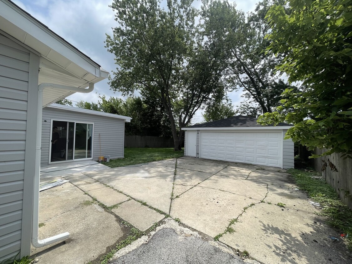 Building Photo - 523 Landau Rd