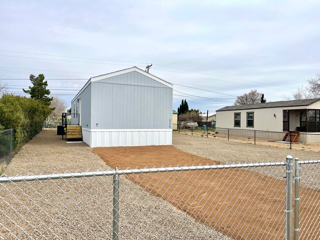 Building Photo - Great 2 Bedroom, 2 Bathroom Home!