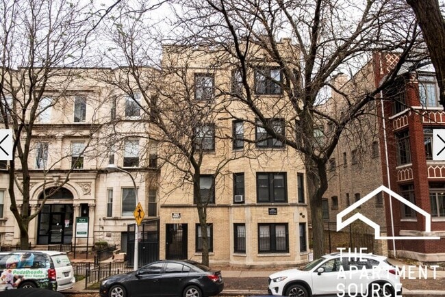 Building Photo - 646 W Roscoe St