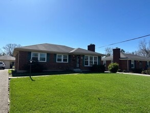 Building Photo - 6892 Green Meadow Cir