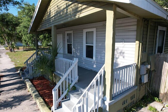 Foto del edificio - 2509 N Albany Ave