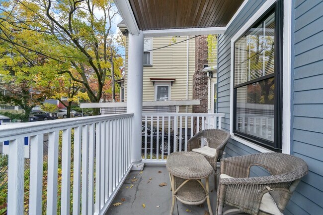 Building Photo - 10 Bowdoin St
