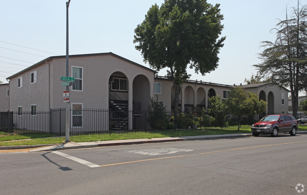 Primary Photo - Casa Grande Village Apartments