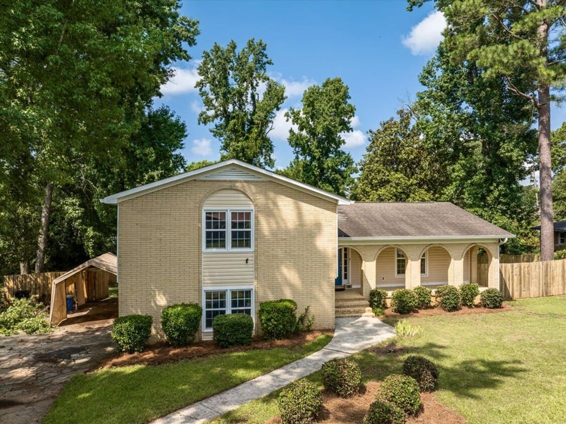 Primary Photo - 175 Creekview Cir