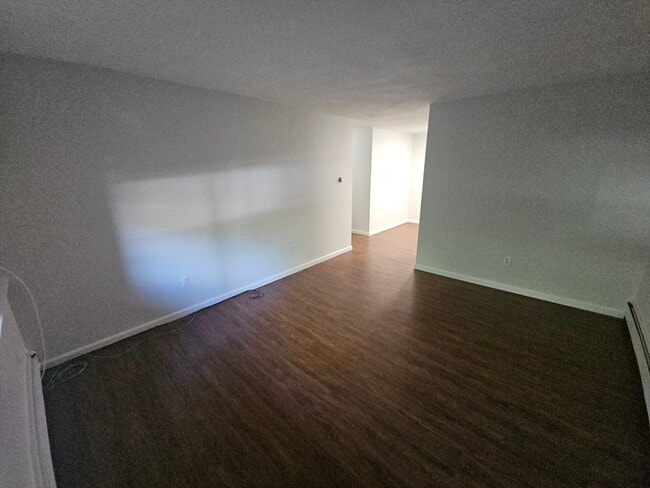 Building Photo - 15 Davis Rd