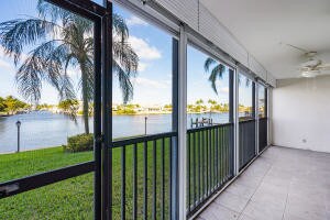 Building Photo - 2 Bed/2 Bath Condo in Deerfield Beach