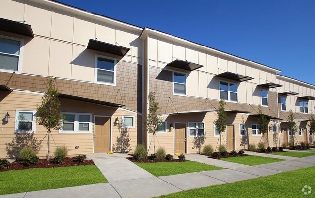 Building Photo - Beltline Townhomes