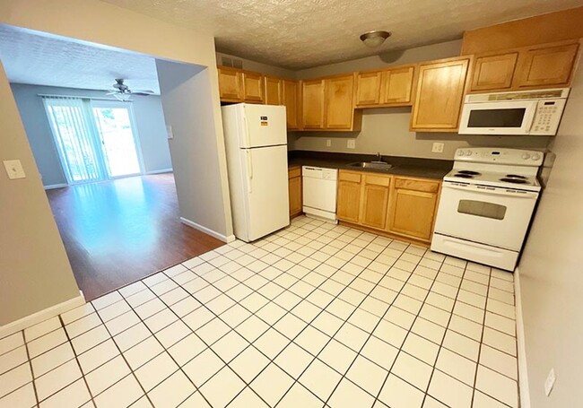 Building Photo - 525 Lowell Ave