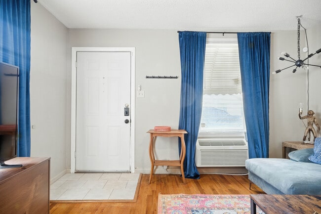 Building Photo - 1924 17th St