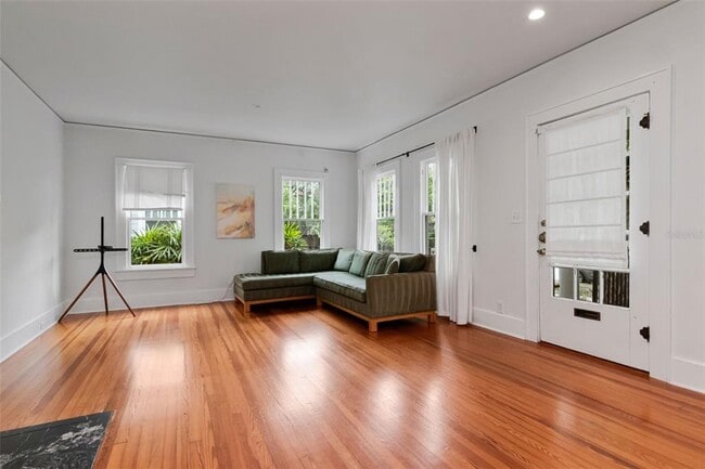 Foto del edificio - 126 8th Ave NE