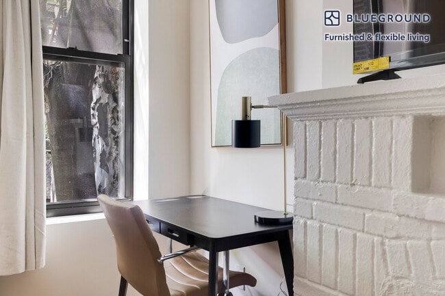 Building Photo - 26 Jane St