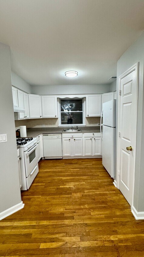 Foto principal - 905 Bergen St