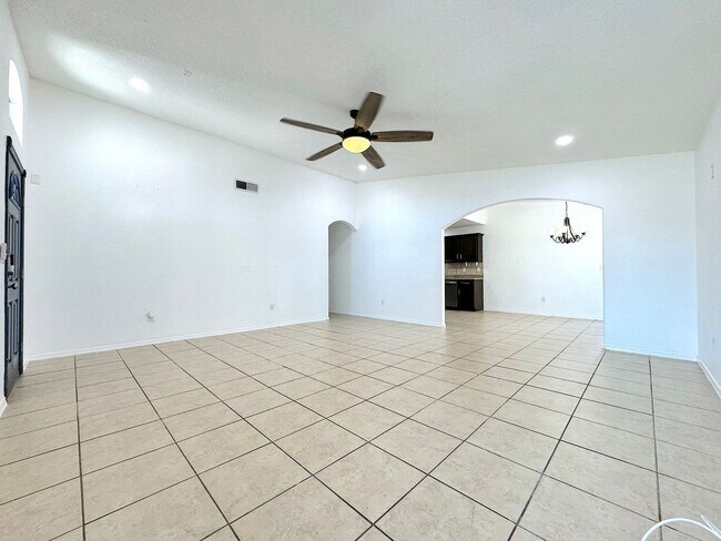 Foto del edificio - Sandstone Ranch Estates 4Bed Refrig A/C by...