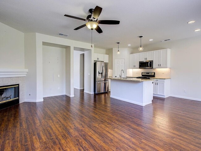 Foto del edificio - 924 Glendora Dr