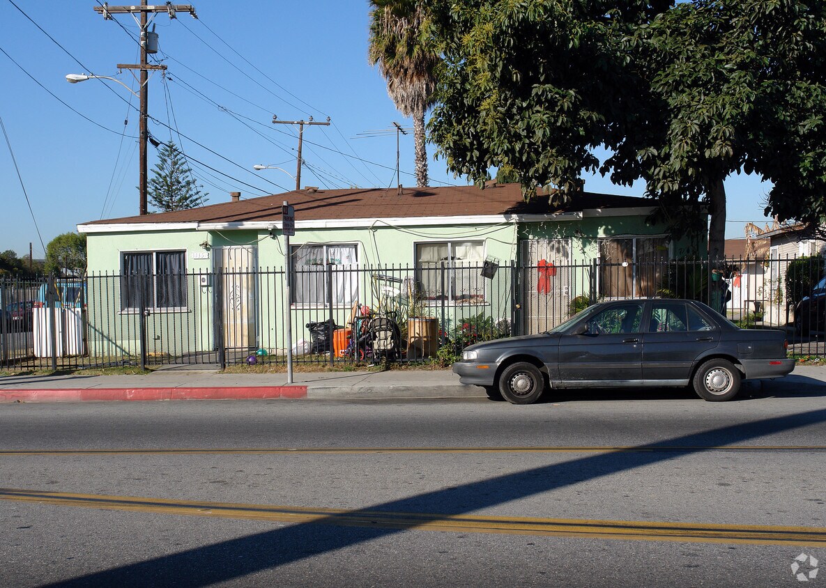 Primary Photo - 11157 S Inglewood Ave